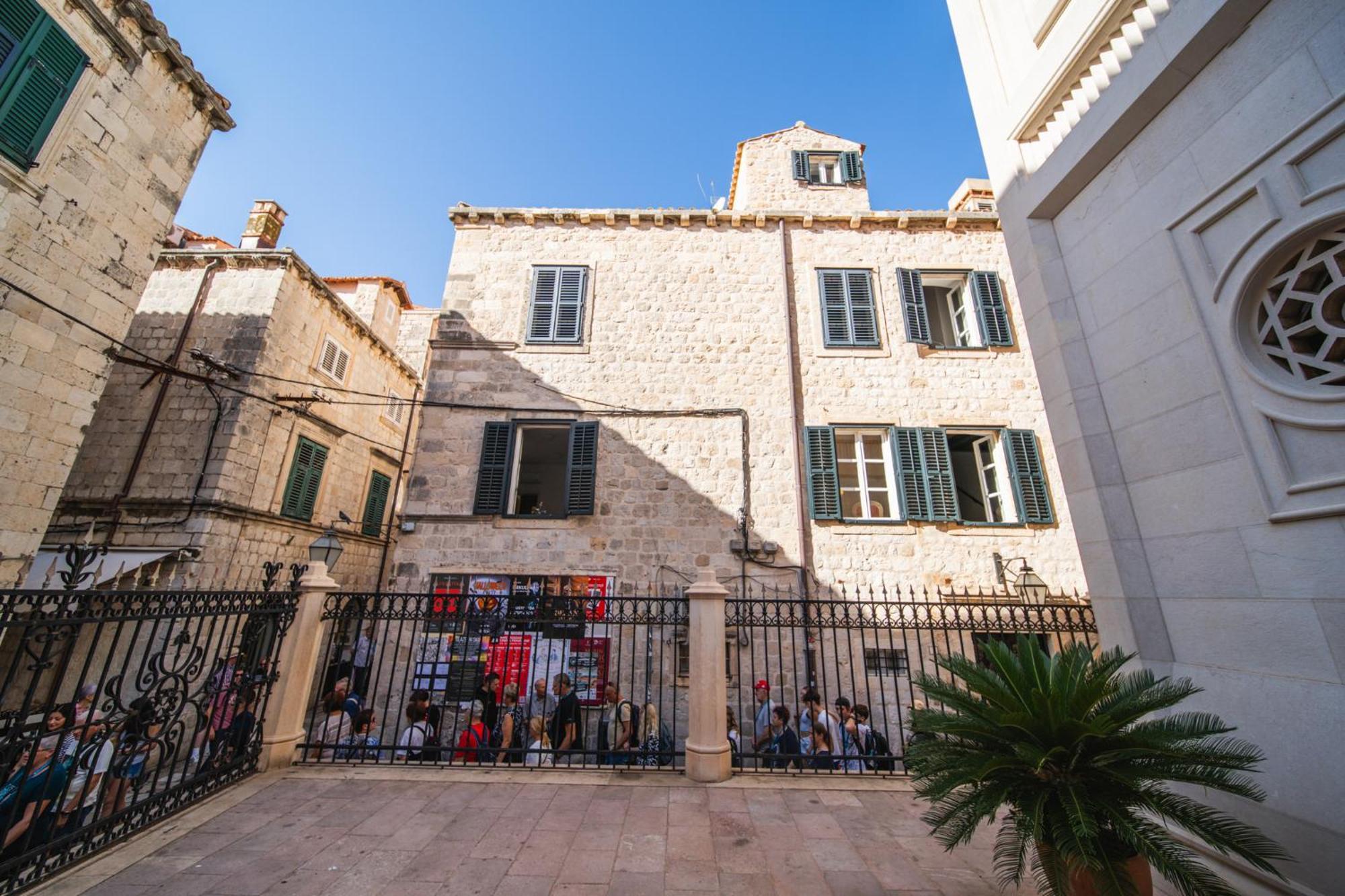 Sunce Palace Apartments With Free Offsite Parking Ragusa Esterno foto