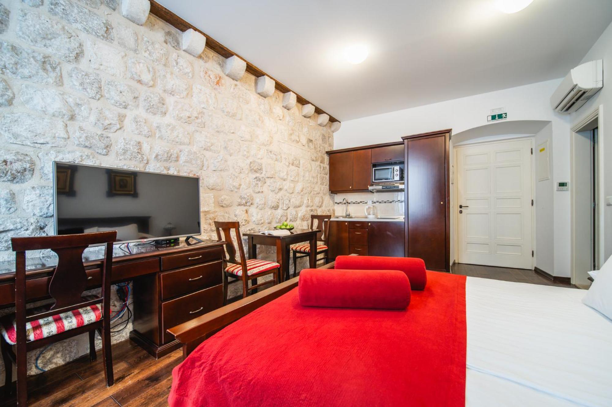Sunce Palace Apartments With Free Offsite Parking Ragusa Esterno foto