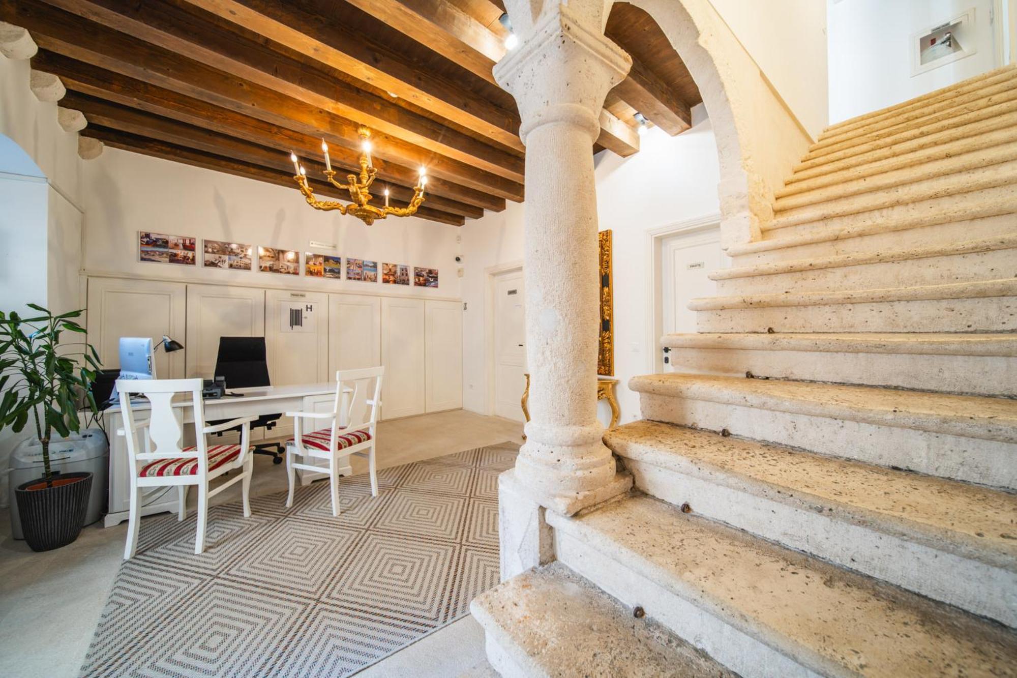 Sunce Palace Apartments With Free Offsite Parking Ragusa Esterno foto